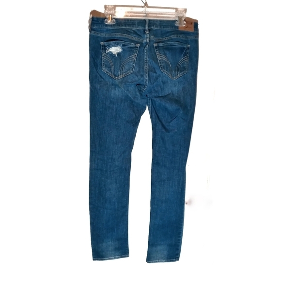 Hollister Distressed Skinny Medium Wash Jeans - Picture 2 of 11